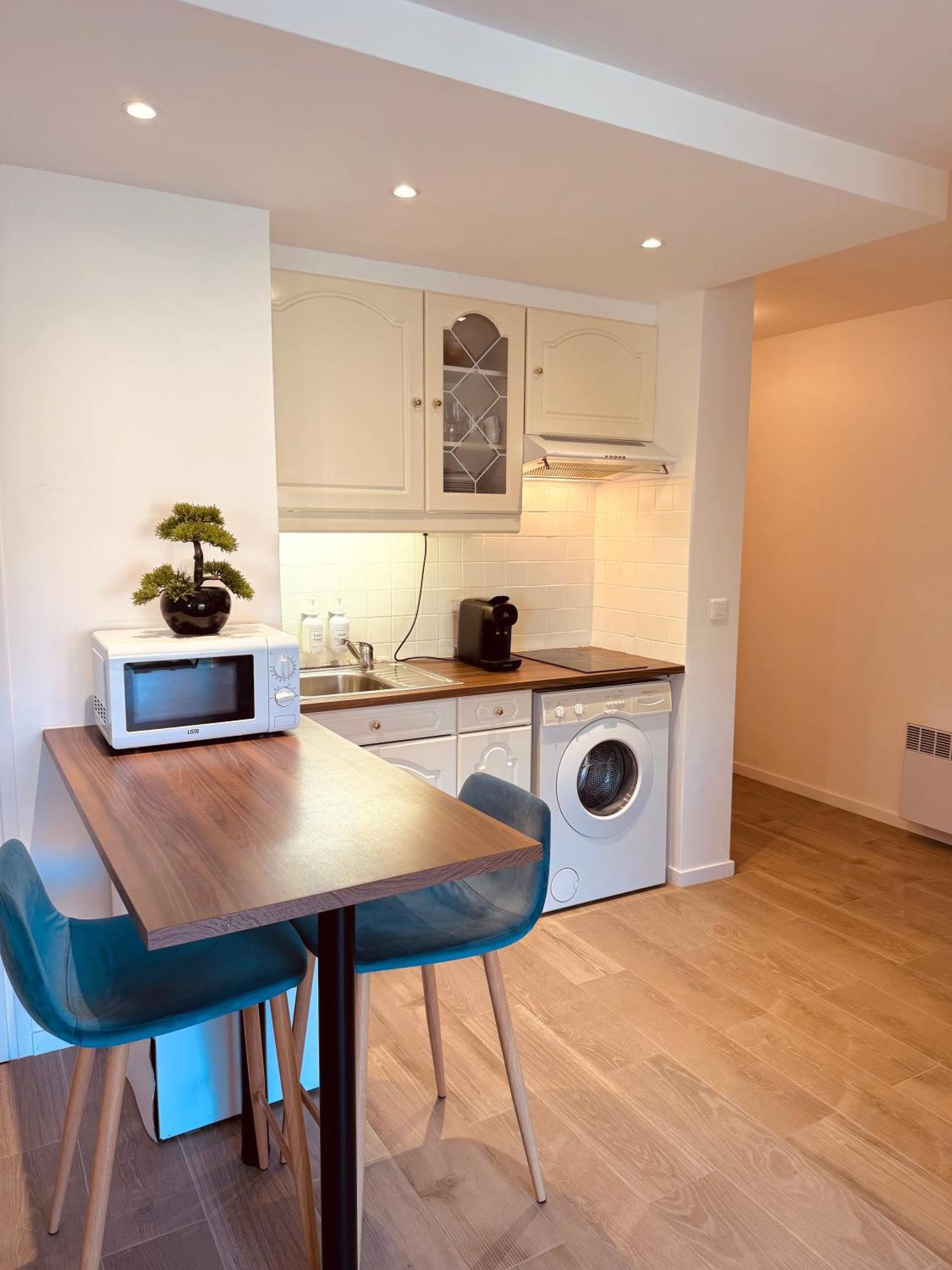 Claelle Appartment - 200M Beach Mandelieu 外观 照片