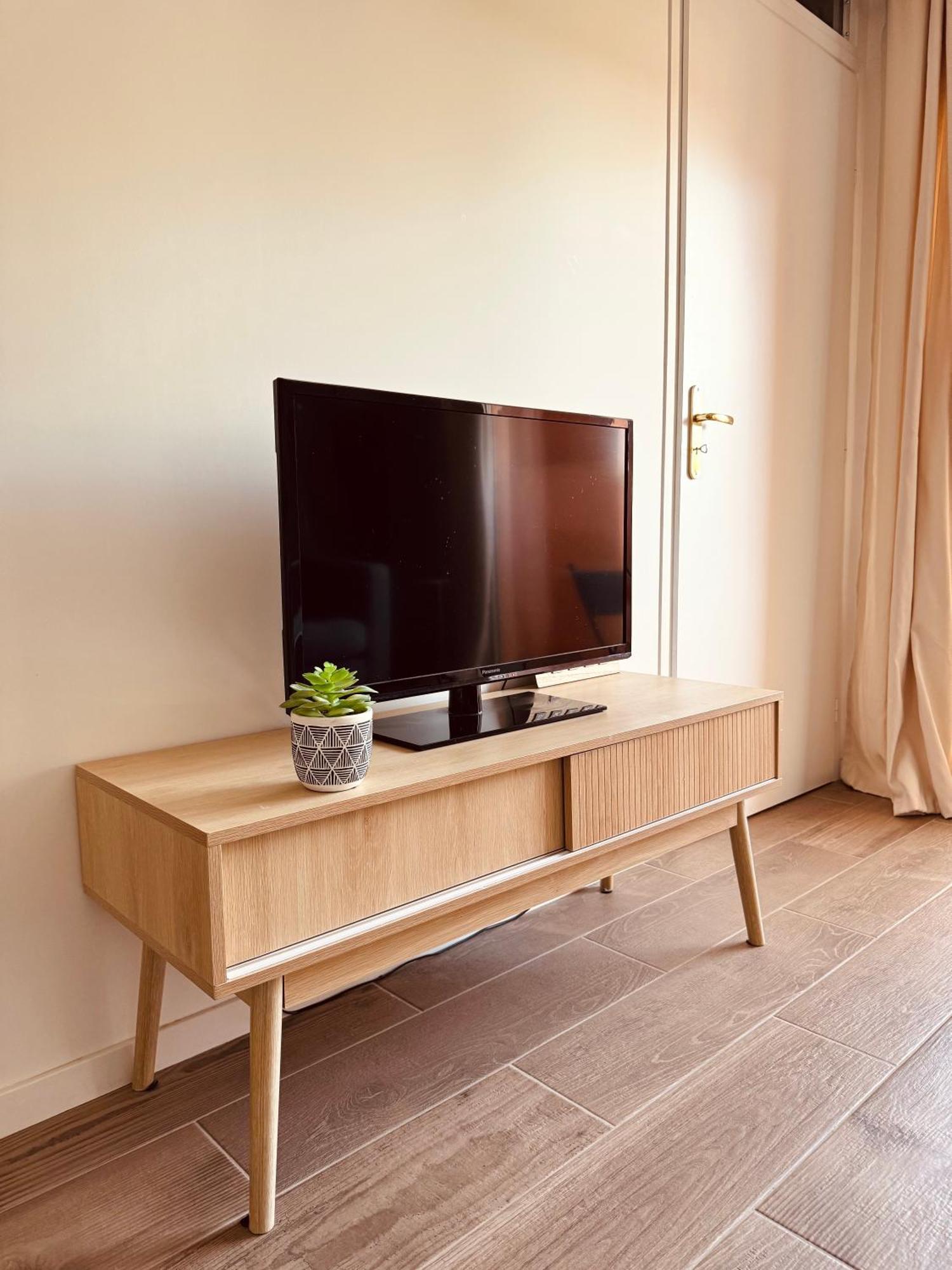 Claelle Appartment - 200M Beach Mandelieu 外观 照片